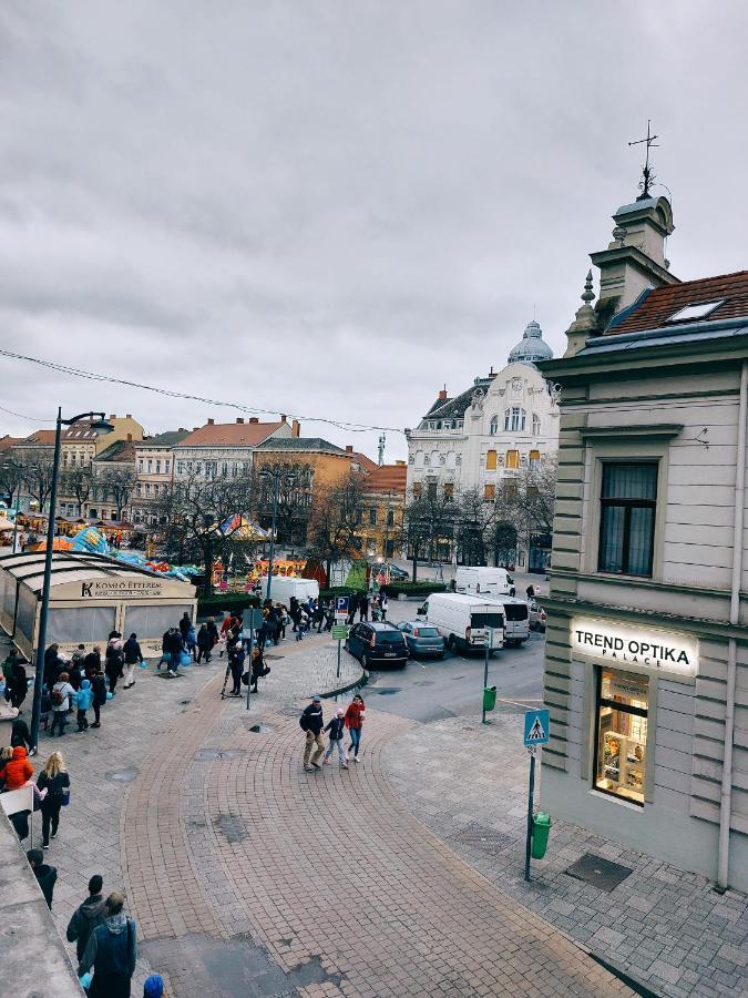 Square 16 Apartman - Absolutely Central Location With Self Check In Szombathely Esterno foto