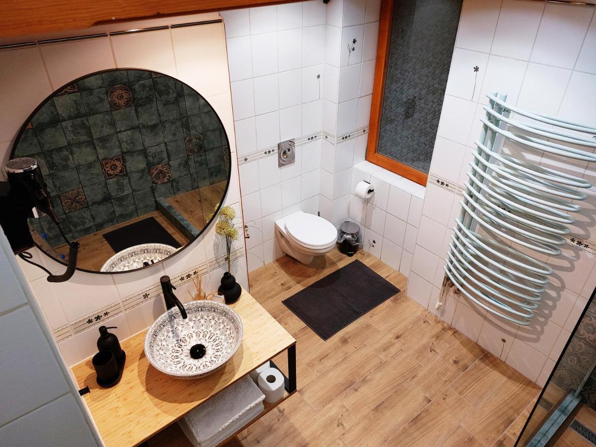 Square 16 Apartman - Absolutely Central Location With Self Check In Szombathely Esterno foto