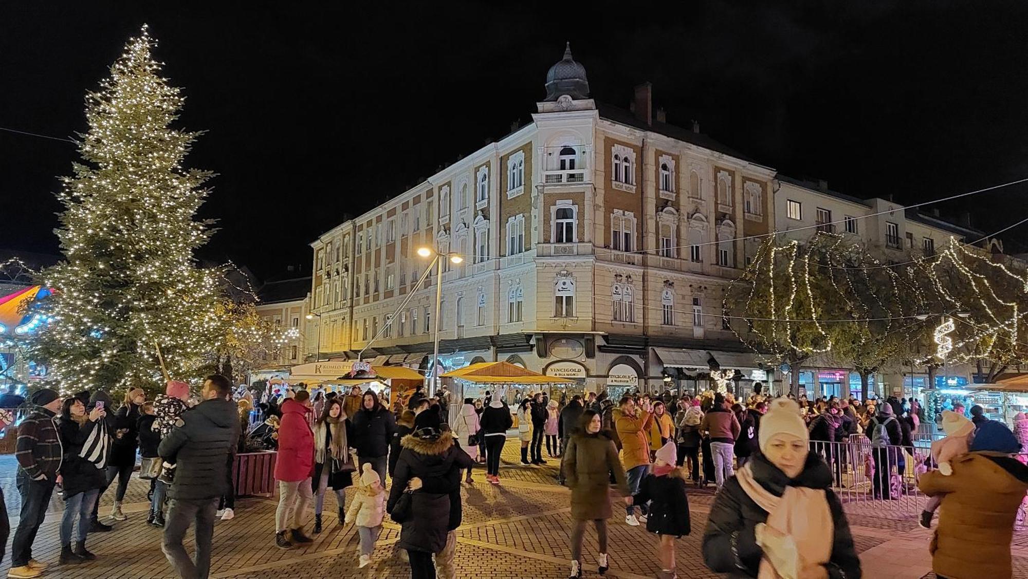 Square 16 Apartman - Absolutely Central Location With Self Check In Szombathely Esterno foto
